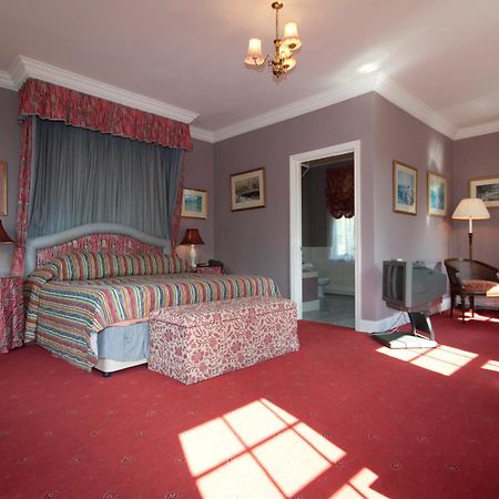 Corse Lawn House Hotel Ruang foto