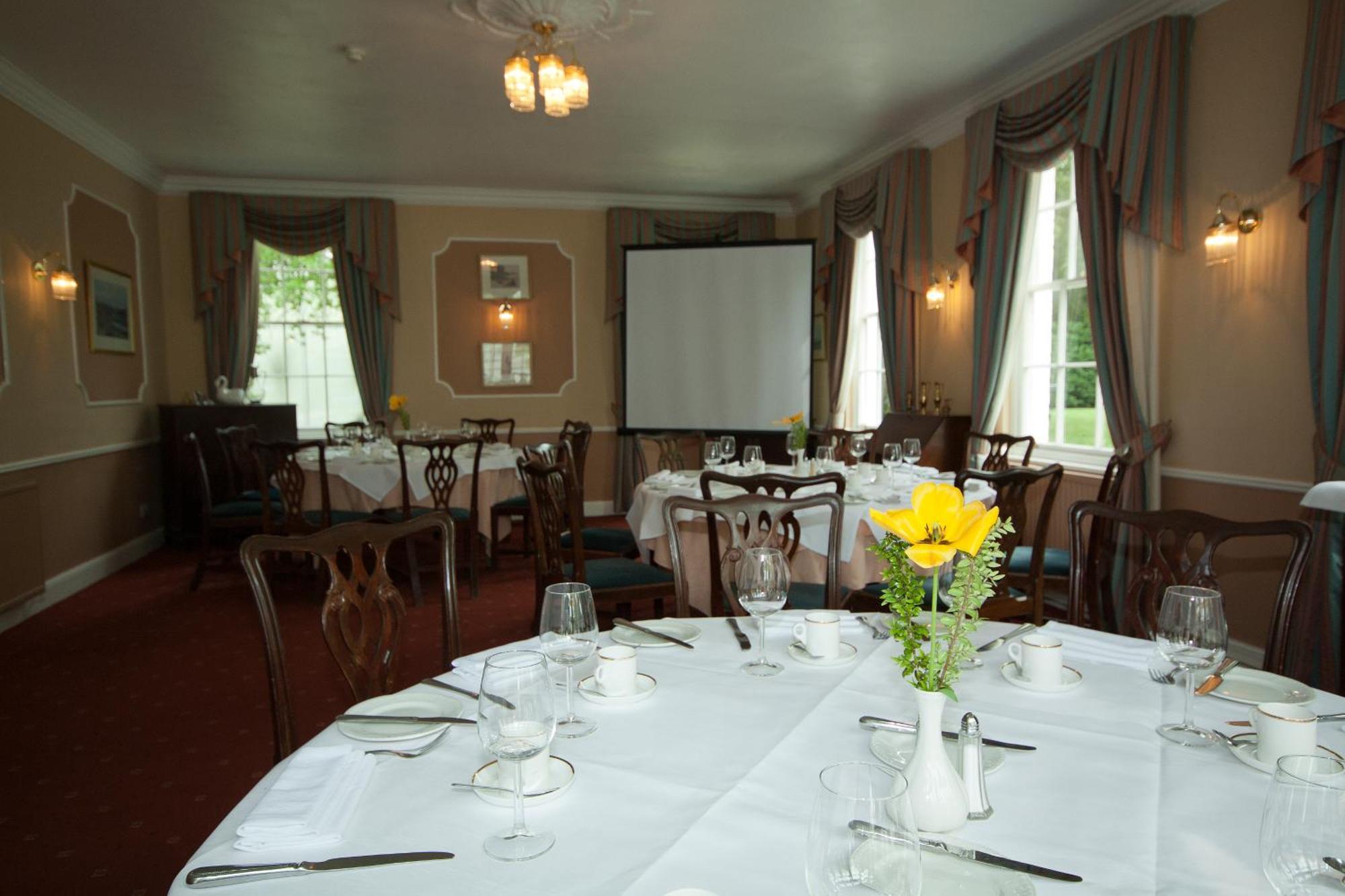 Corse Lawn House Hotel Restoran foto