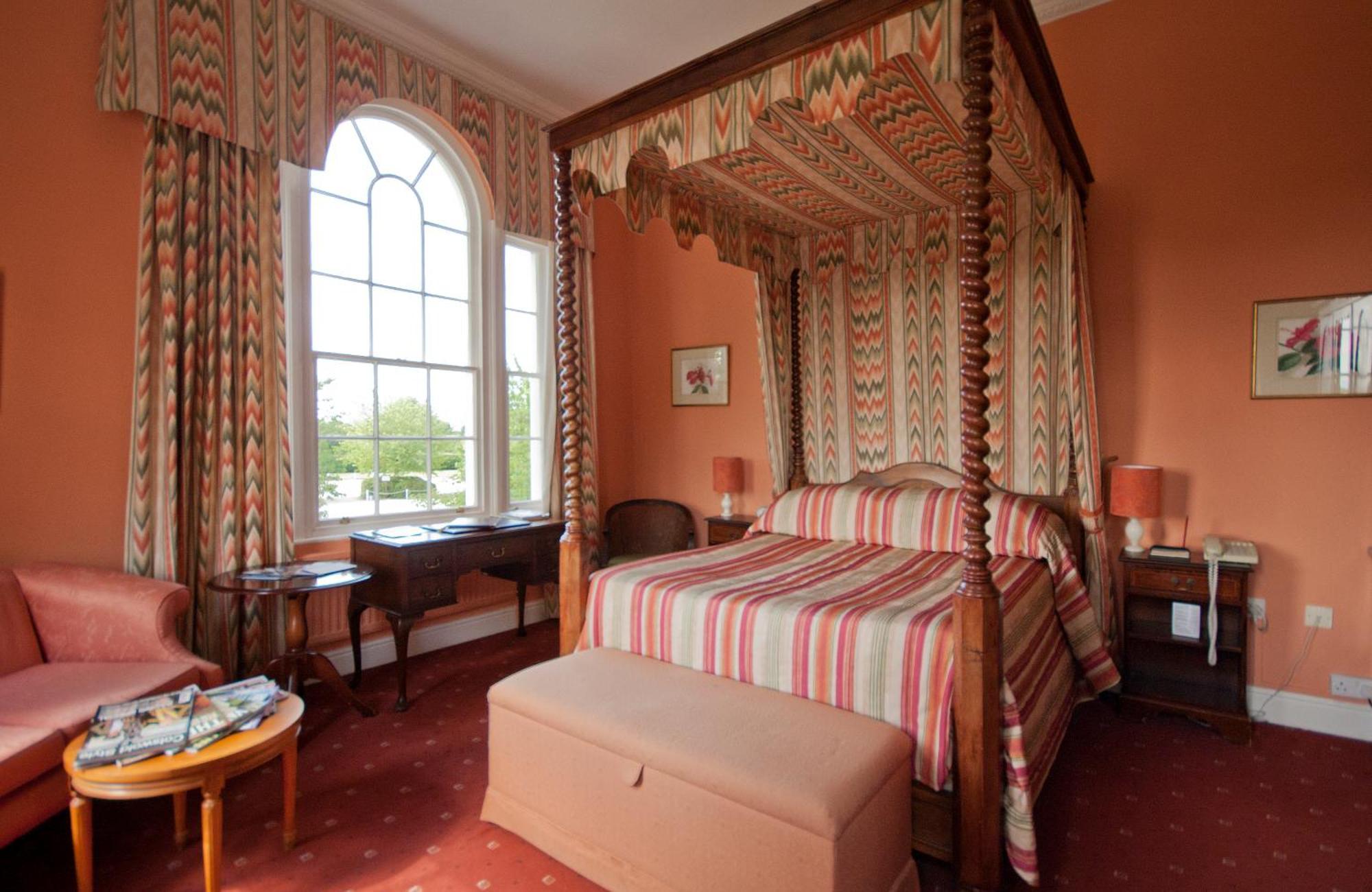 Corse Lawn House Hotel Bagian luar foto